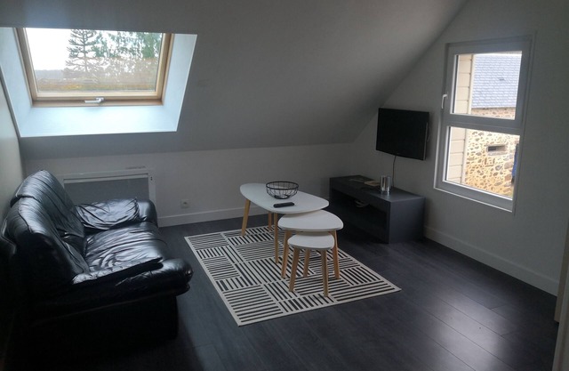 Bed and breakfast with independent access, located in the countryside.