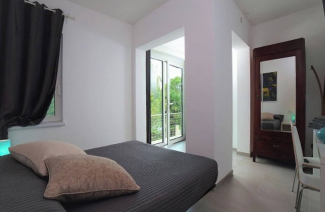 Bed and Breakfast 'Suite Exclusive' with shared pool, Wi-Fi and air conditioning