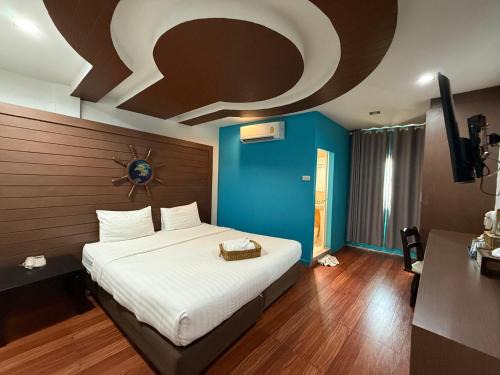 Bed By Cruise Hotel At Samakkhi-Tivanont