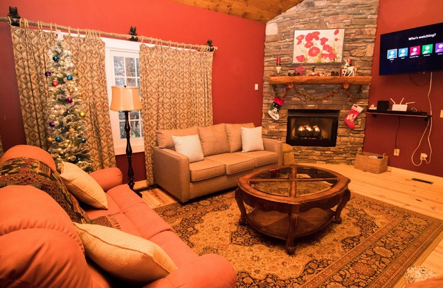 Beech mtn club member, hottub, .5 mile Beech mtn ski slops, overlook Barn