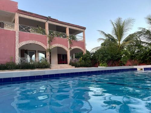 Belle villa face au lac