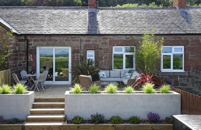 BELLSHILL COTTAGE, family friendly, with open fire in Belford