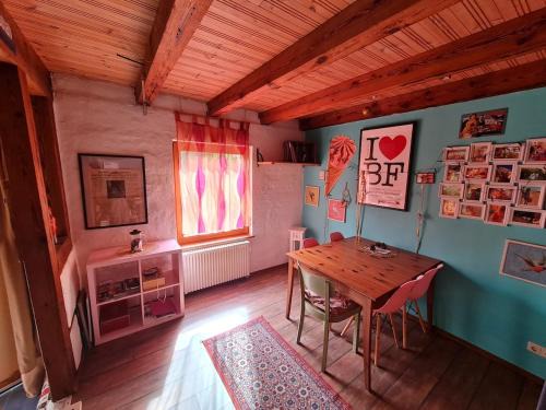 Berthi's Townhouse in city center