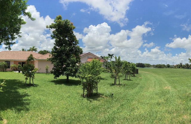 Best location to explore South Florida & the Florida Keys.