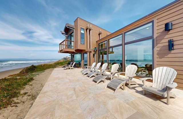 BEST OCEAN-FRONT HOME IN PAJARO DUNES, MONTEREY BAY - NEWLY RENOVATED