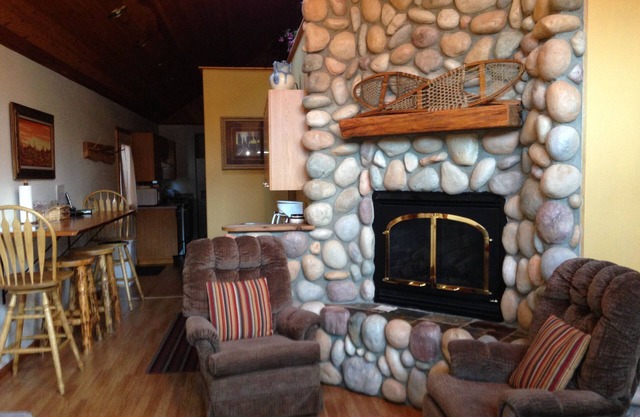 Best Value! Sleeps 6 - No Hot Tub