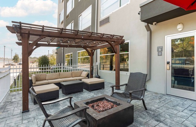 Best Western Plus Executive Residency Antioch Inn