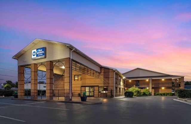 Best Western Shelbyville Inn and Suites Celebration Inn
