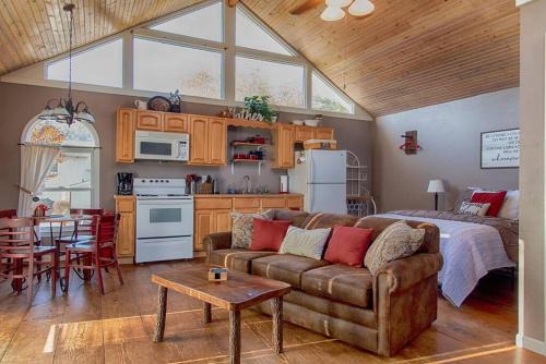 Betty's Creek Loft in Rabun Gap