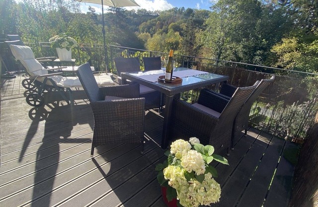 Between vineyard and amphitheater