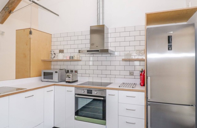 BEUDY BODEILIO, family friendly, with open fire in Llangefni