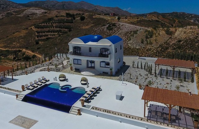 BH237 - R - Villa Heraklion