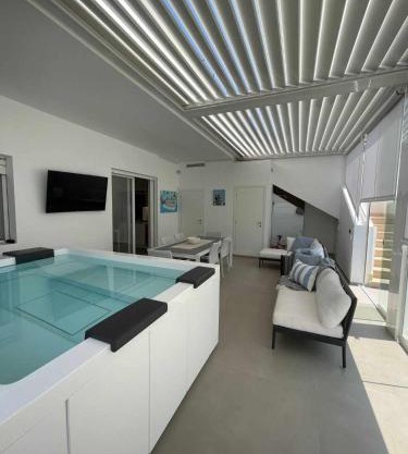 BiancaMora by Vivimy