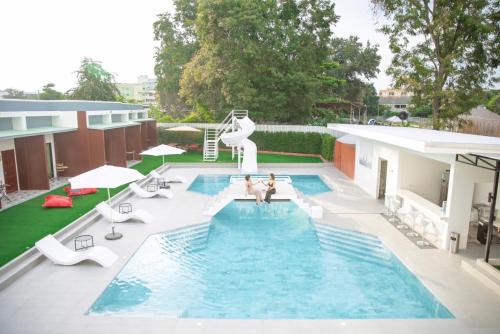 Big Alice Pool Villa Pattaya