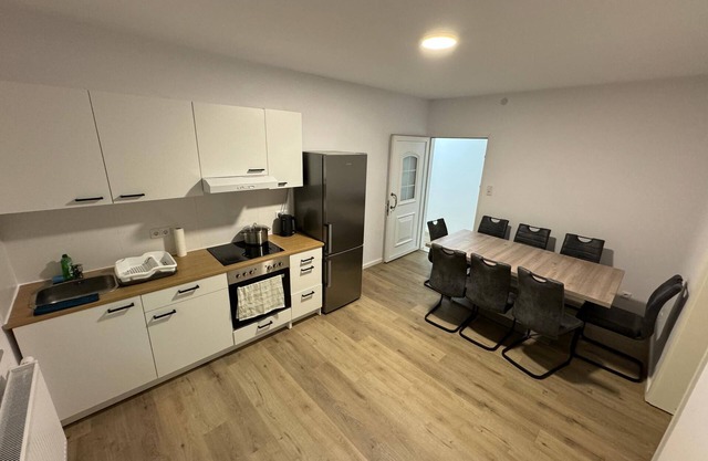 Big Flat | 5 Sleeping Rooms | 9 Beds | 2 Bathrooms