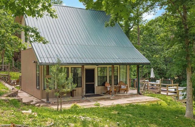 Big Pine Holler -1 mi to Beaver Lake-Cabin-Hot Tub