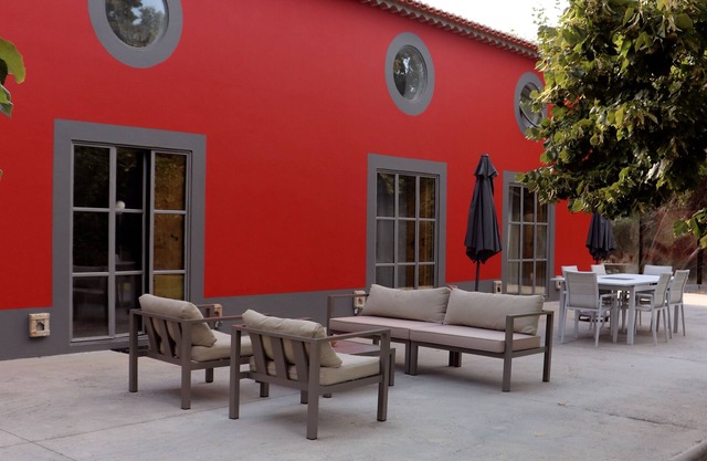 Big Red Barn - Modern Refuge in Obidos, Portugal