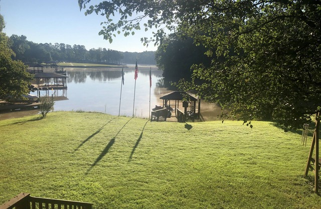 Big water Lake Wylie views on quiet cove, private acre property near Belmont