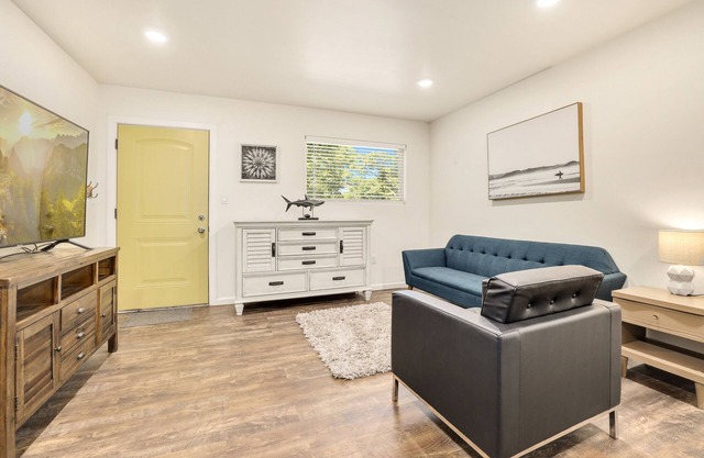 Bigfoot Hideout- Hotel amenities with a social vibe! Yowie room #4