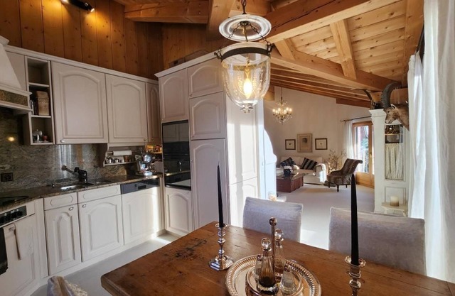 Bijou attic flat in chalet with sauna and whirlpool