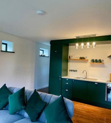 Bill's Barns, Apartment 1
