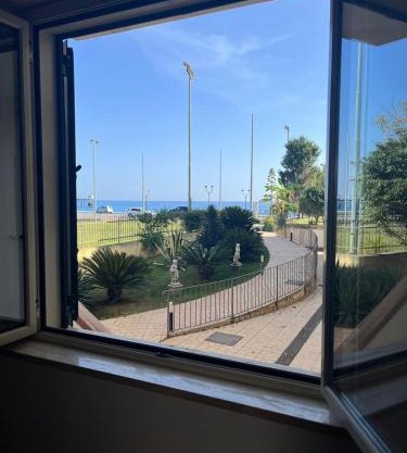 Bilocale vista mare sul lungomare