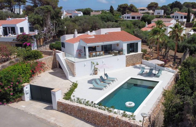 BINI CALA - Modern 4 bedroom villa 300m to Binibeca Beach