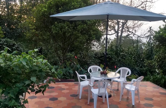 Bio-Hotel Bhakti,nCoffee rural cabin with view of the mountains and the forest