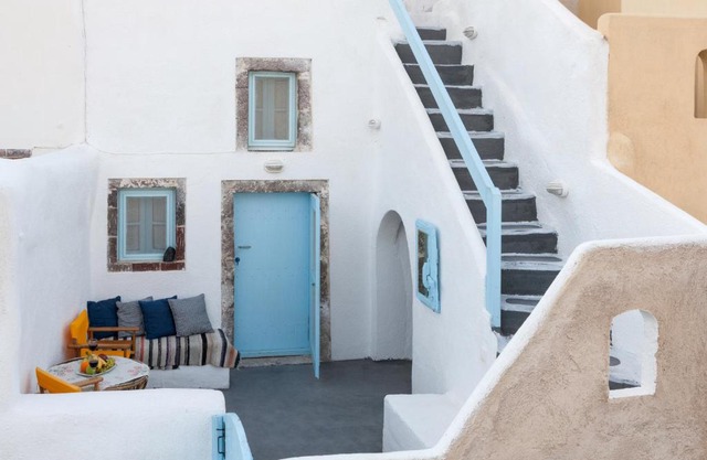 Black Rock Traditional Rooms