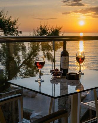 Black Rocks Luxury Seafront Beach Suite