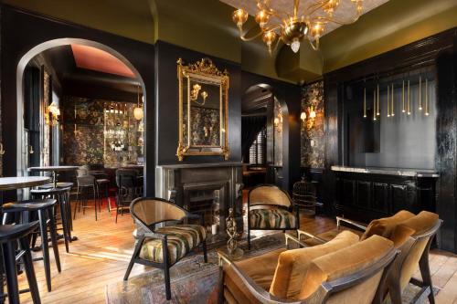 Blackbird Hotel