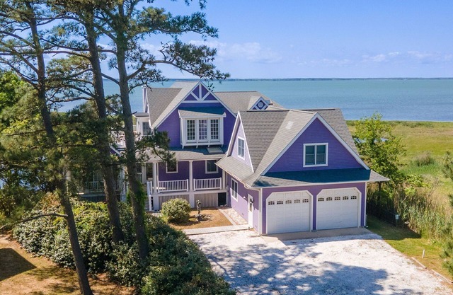 Blake's Purple Point - Waterfront splendor!