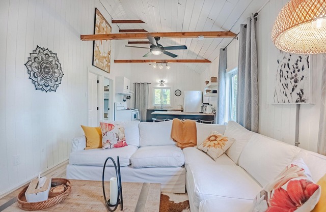 Blue Heron- Bright 2 Bedroom Cottage