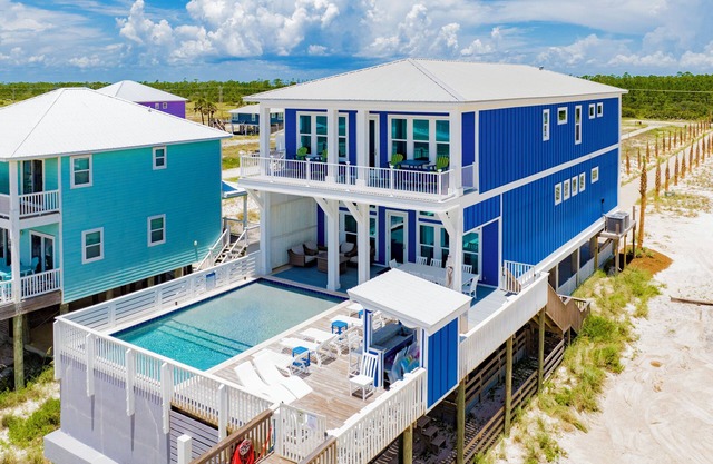 Blue Oasis - Ultimate Luxury, Beachfront Home, Private Pool and Elevator!