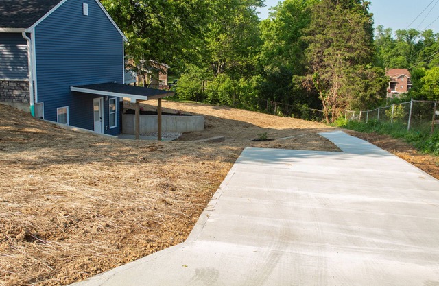 Blue Stone #2 1 mile from HWY 75. 15 minutes from the ARK Encounter