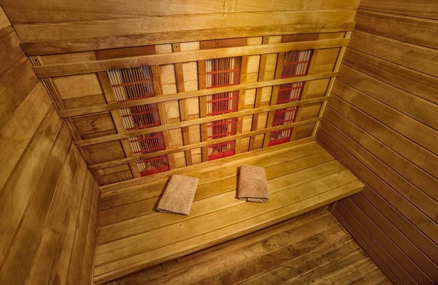 Blue Whale Oceanview Spa & Sauna Penthouse Suite