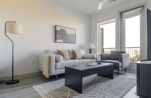 Blueground | Del Valle, pool, nr McKinney Falls