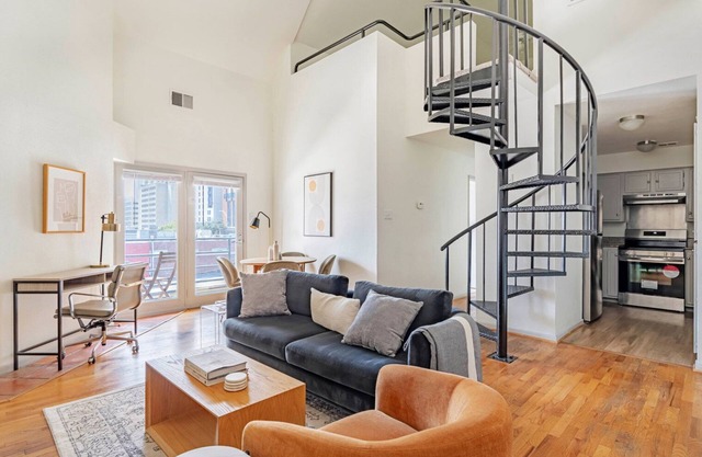 Blueground | Downtown Austin, pool, nr Congress Ave