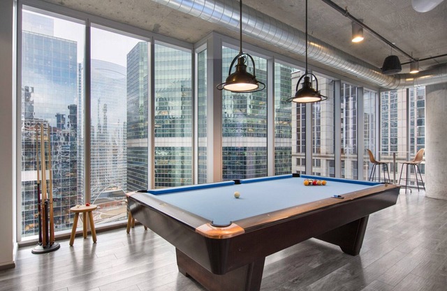 Blueground | The Loop, pool & gym, nr Willis