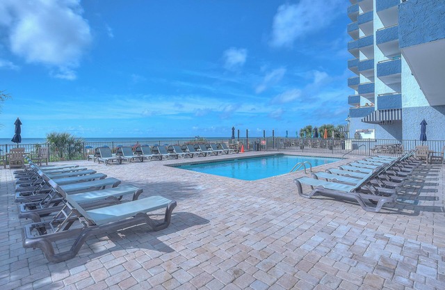 Bluewater Resort by Elliott Beach Rentals