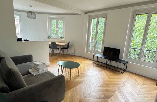 BnBNook - Bright 1BR Near Montmartre and Sacre-Cœur