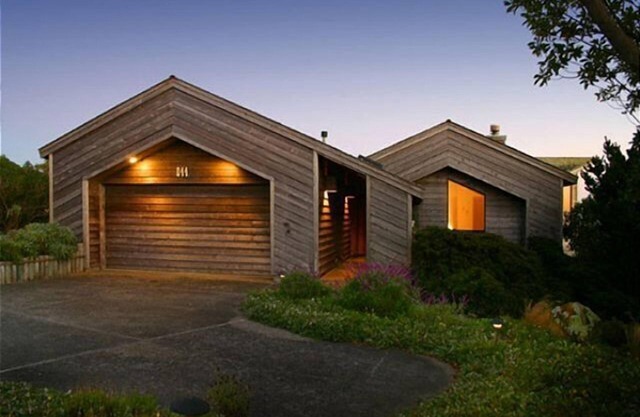 Boccabella - Quite south side location, expansive views.