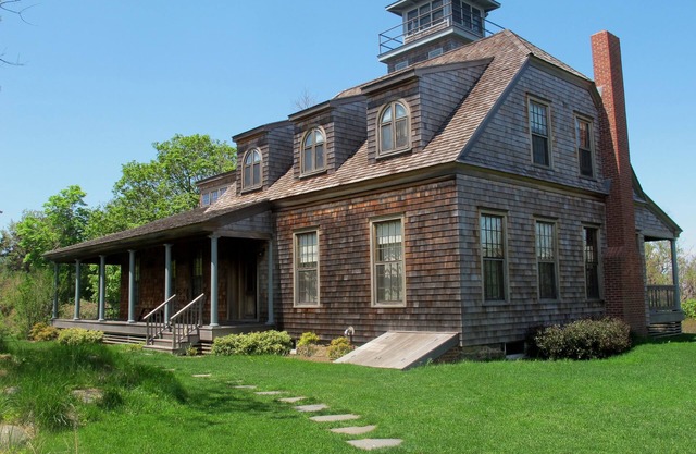 Bohemian Old Life Saving Station with Beach & Pool