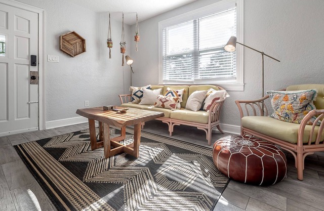 "Boho Bungalow" - Fenced In|Fire Pit|Grill