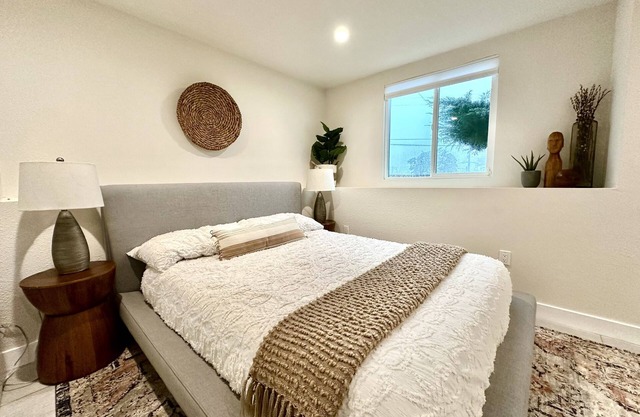 Boho Chic Studio in Oakland Hills. Perfect for traveling professionals!