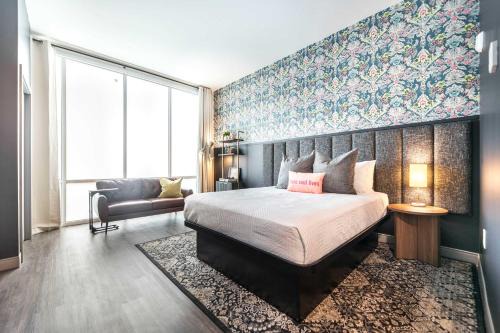 Bold and Bright Stay with Cher & Etta James Flair