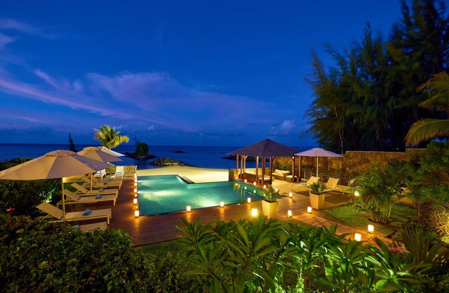 Bon Azur Beachfront Suites & Penthouses with LOV
