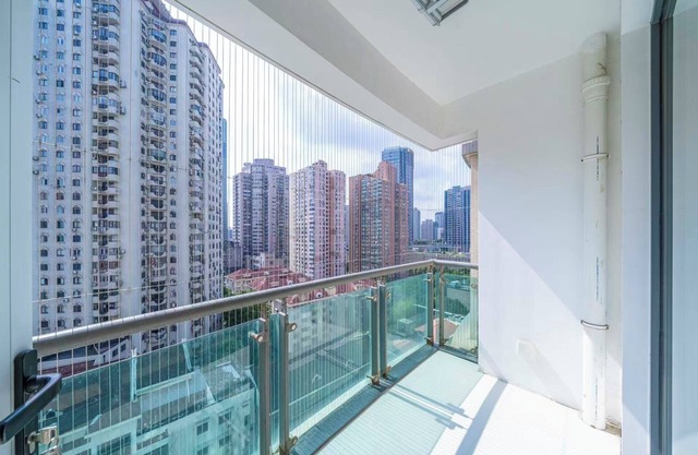 Book and Bed - SML Center