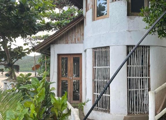 Borac Bay Bungalows Hotel and Resort