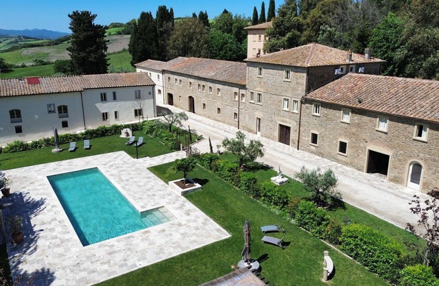 Borgo Ariano 8 – Apartment with pool